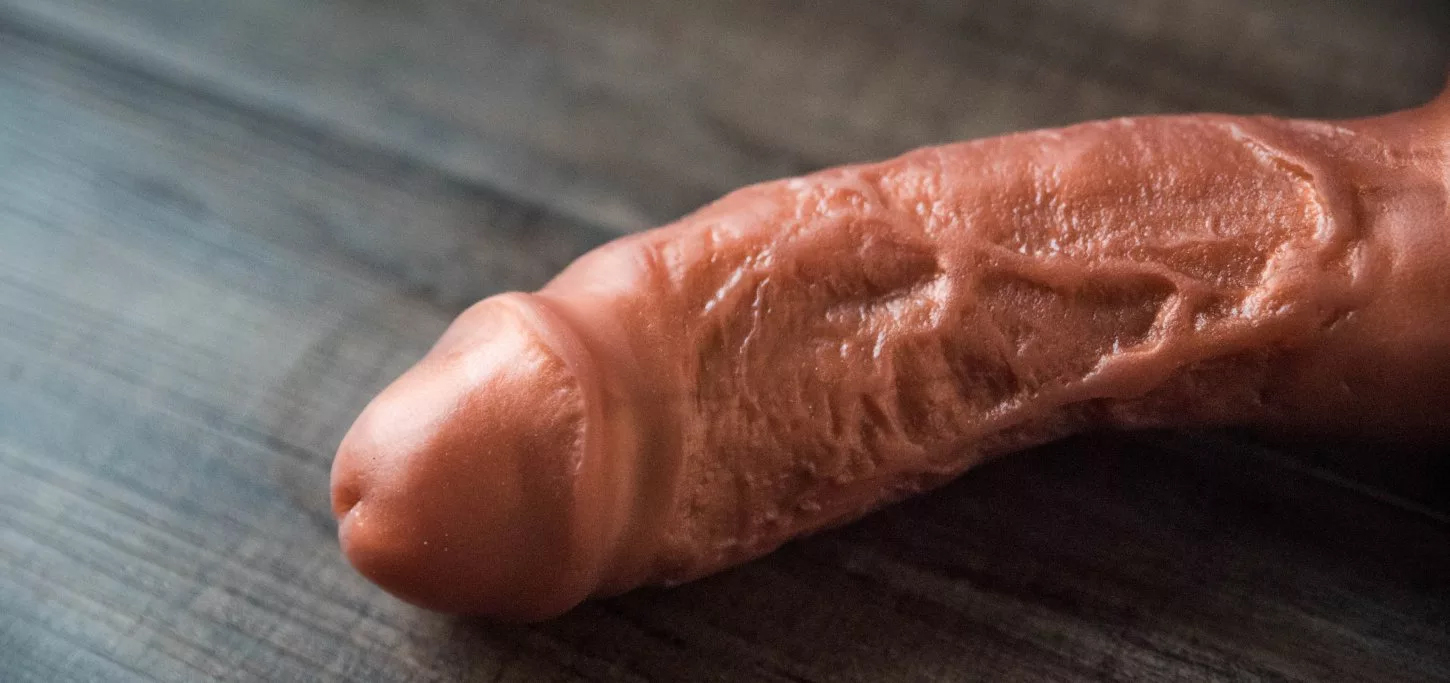 pênis realístico em sex shop